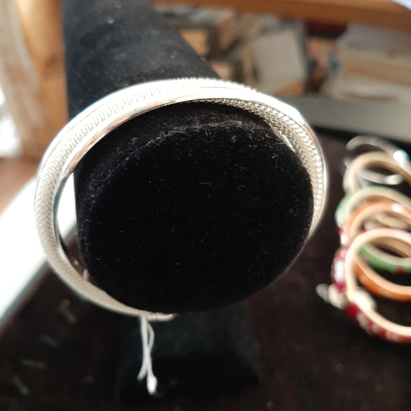 Ladies Jewelry - Picture 2 of 8